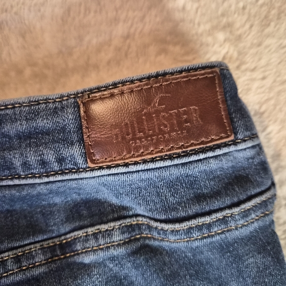 Hollister Curvy Midrise Super Skinny Soft Stretch Distressed Blue Jeans Size 11. - Picture 5 of 9
